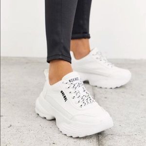 Nokwol poppy white sneakers 8.5
